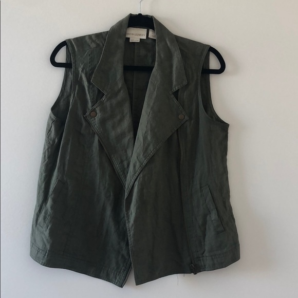Olive green vest - Picture 1 of 1